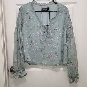 NWT CODE X MODE SHIRRED‎ SLEEVE SAGE FLORAL PEASANT BLOUSE V NECK  SZ L